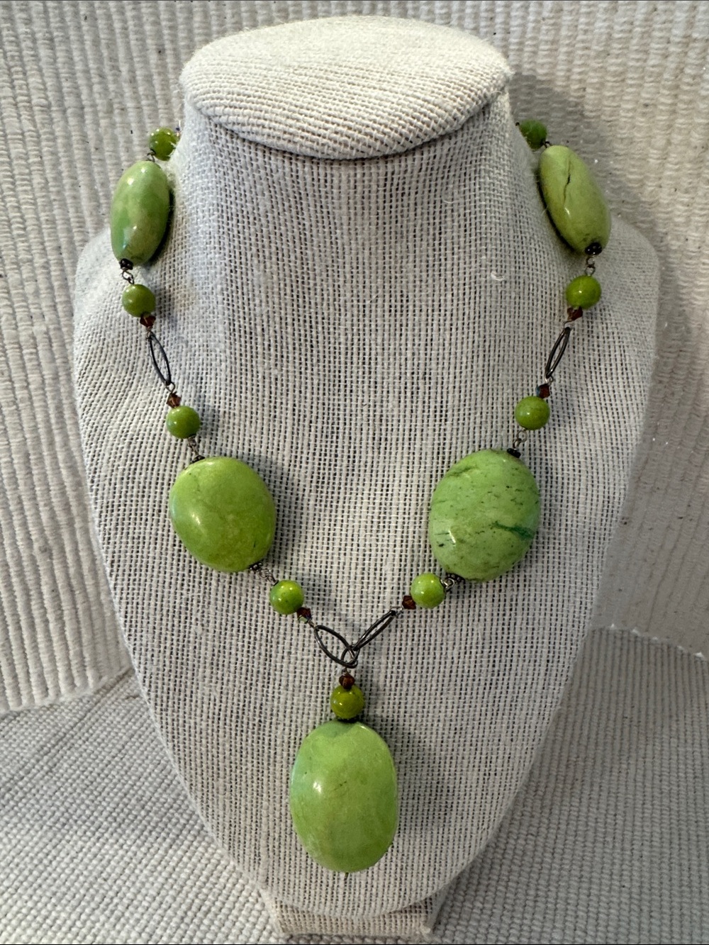 Green Stone Pendant Necklace - Women Jewelry